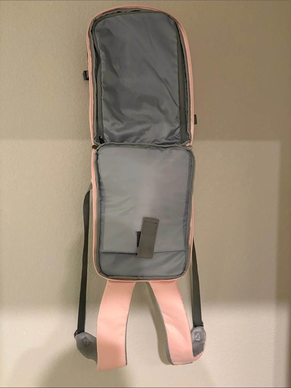 Bagsmart camera backpack